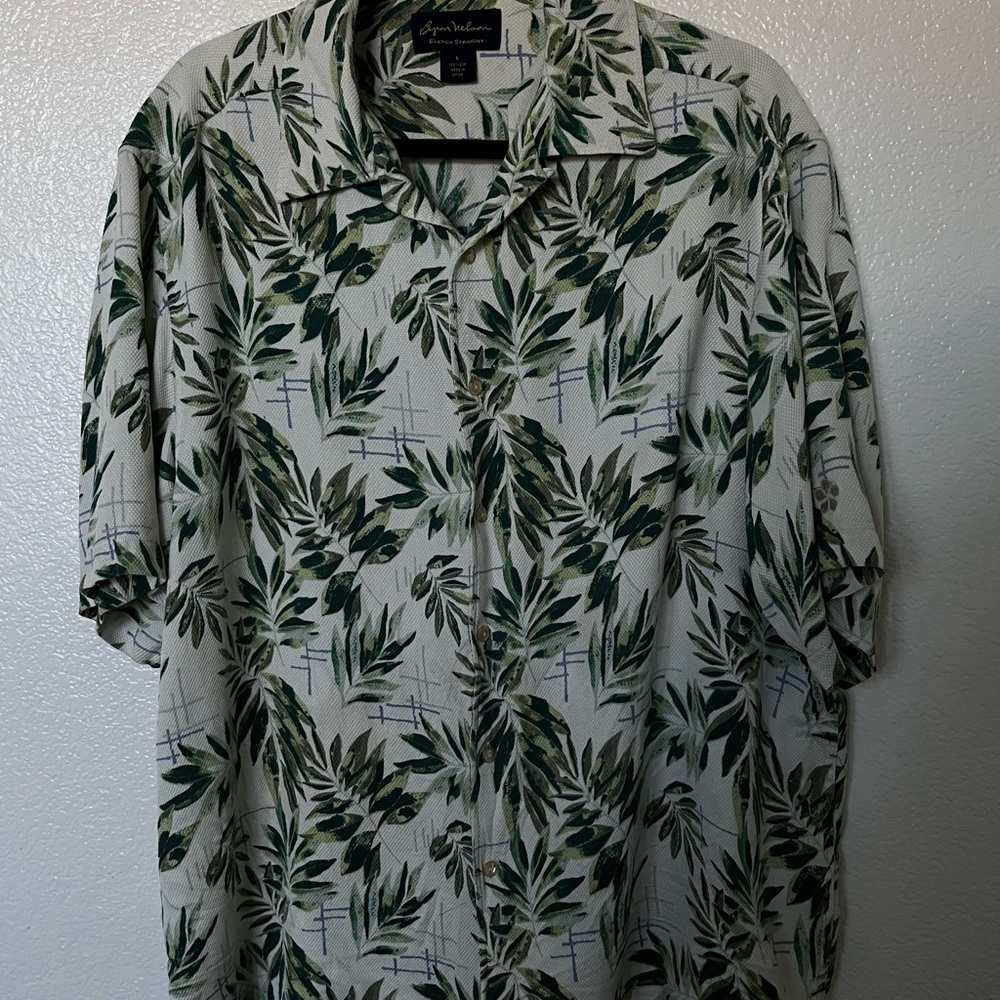 Oversized hawaiian shirt. Very soft and comfortable. 100% silk